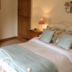 Middle Cottage Endon - Bedroom